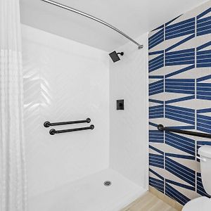 King Room Mobility accessible